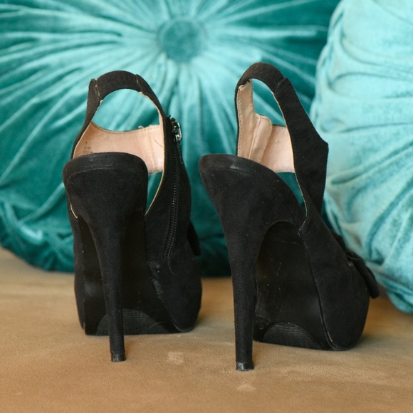 Black Open Toe Heels - Picture 4 of 5